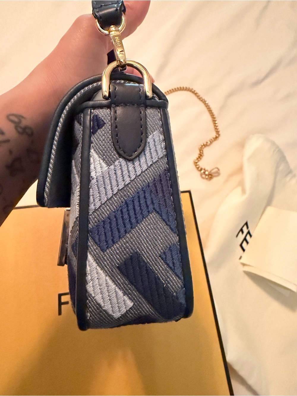 Fendi Navy denim mini baguette - Picture 4 of 12